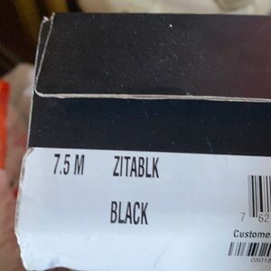 International Concept. Black. Size 7 1/2.
